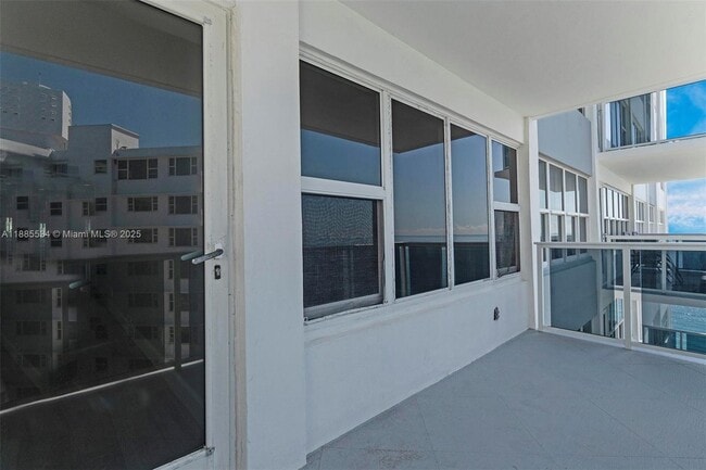 Building Photo - 3700 Galt Ocean Dr