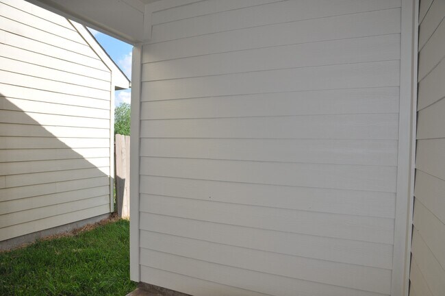 Building Photo - 20913 Sunrise Pine View Ln