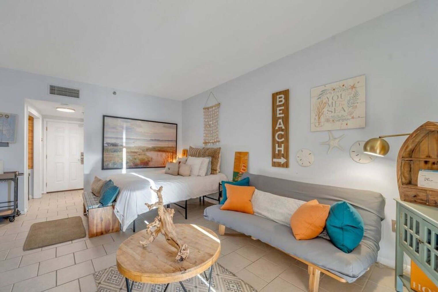 Building Photo - 214 Miracle Strip Pkwy SW