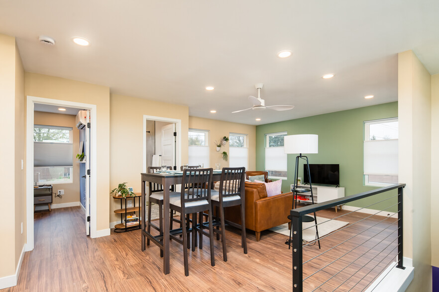Building Photo - 4877 Beach Ct