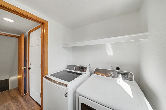 Building Photo - 2348 Forsythia Ct