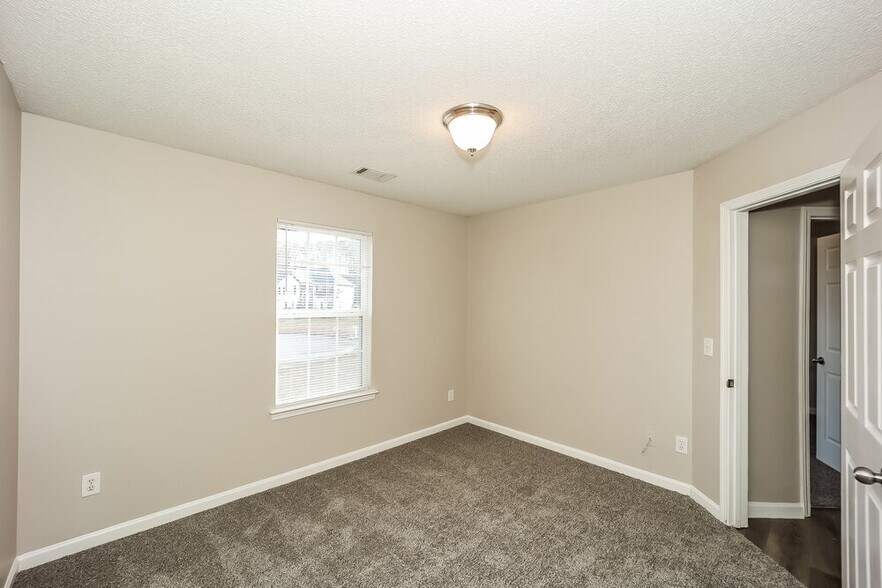 Building Photo - 10900 Hondal Ct