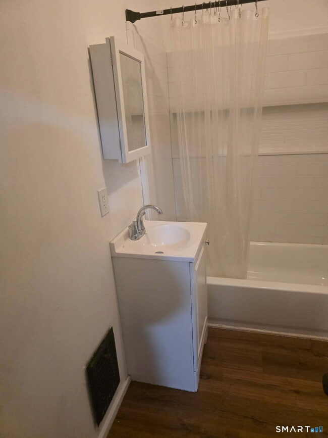 Building Photo - 189 East Rd