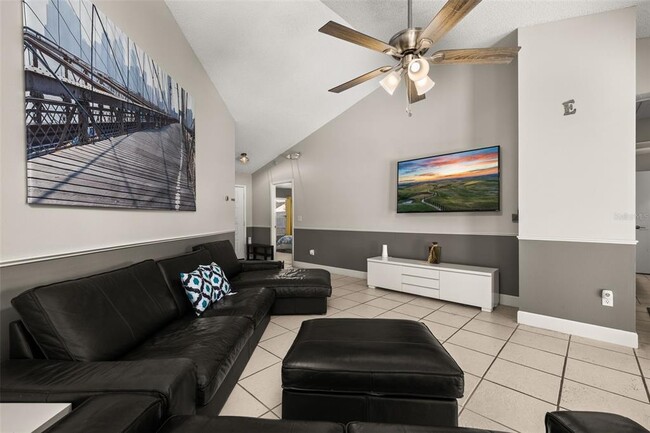 Building Photo - 3045 Bloomsbury Dr