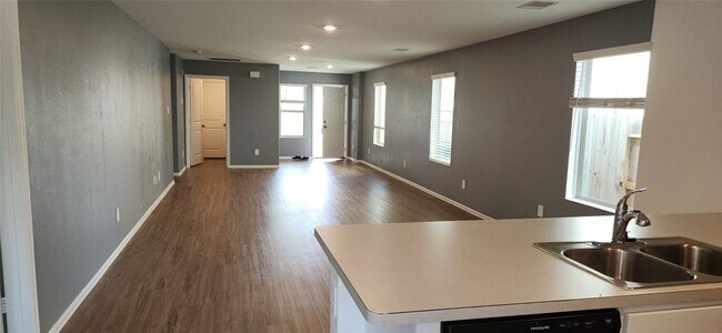 Building Photo - 3783 Solanum Dr