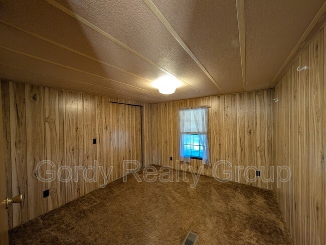 Building Photo - 6511 Blue Springs Rd