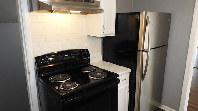 Building Photo - 3bed 2 bath in Indepedence
