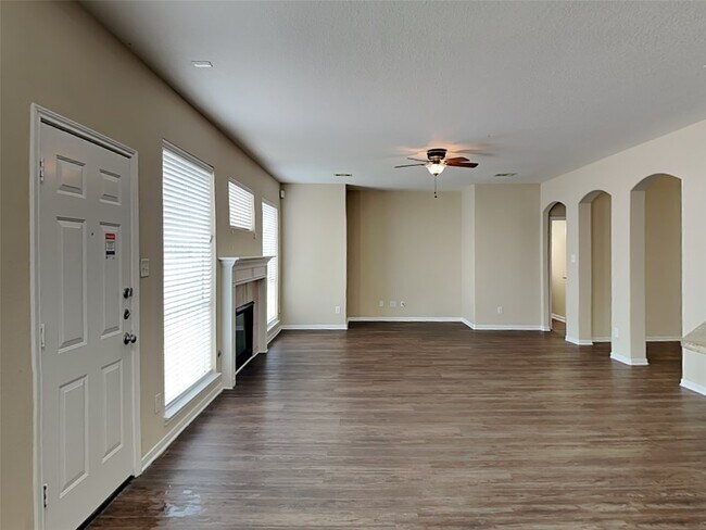 Building Photo - 2902 Auburn Falls Ln