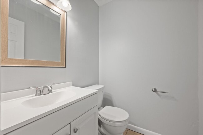 Building Photo - Move in Ready! Brick ranch home has 3 bedr...