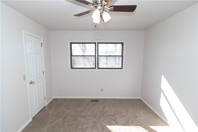Building Photo - 1 Sandon Ln