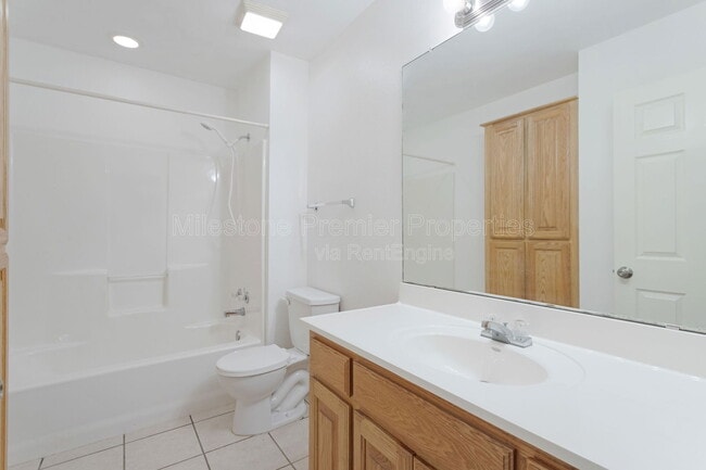 Building Photo - 1021 Rice St