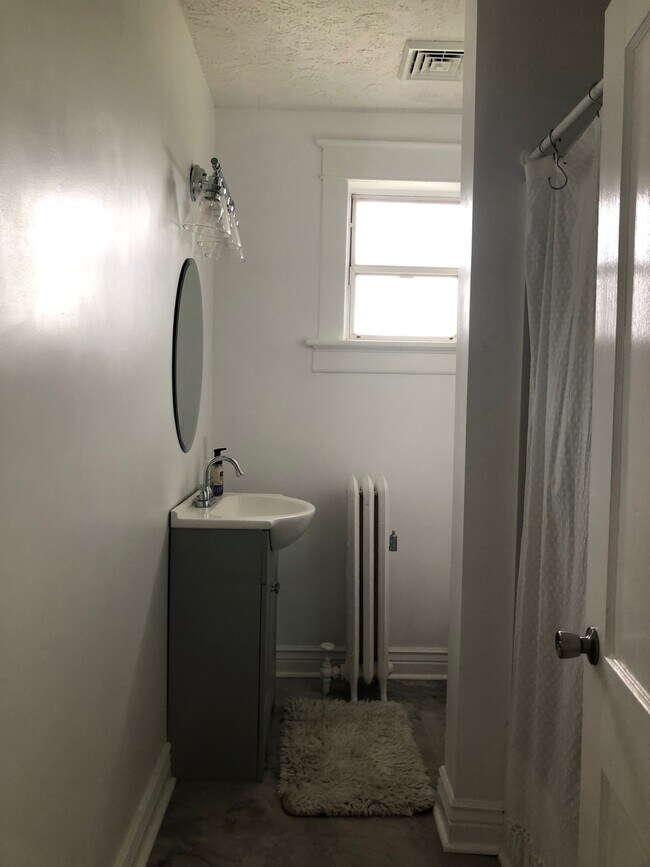 Building Photo - 315 Yeardley Ave