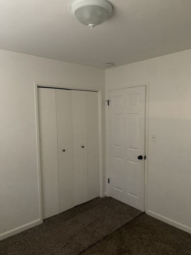 Building Photo - Clean & Updated 3-Bedroom Home in Southwes...