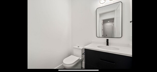 Building Photo - 28 Newtonville Ave