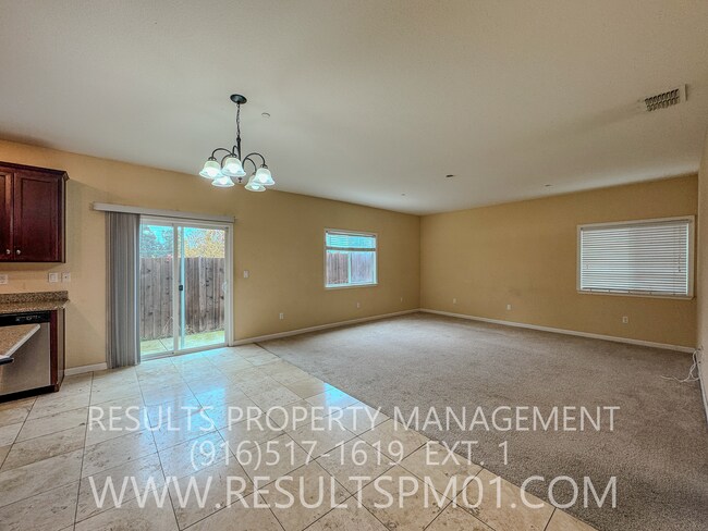 Building Photo - Luxury lifestyle in Orangevale