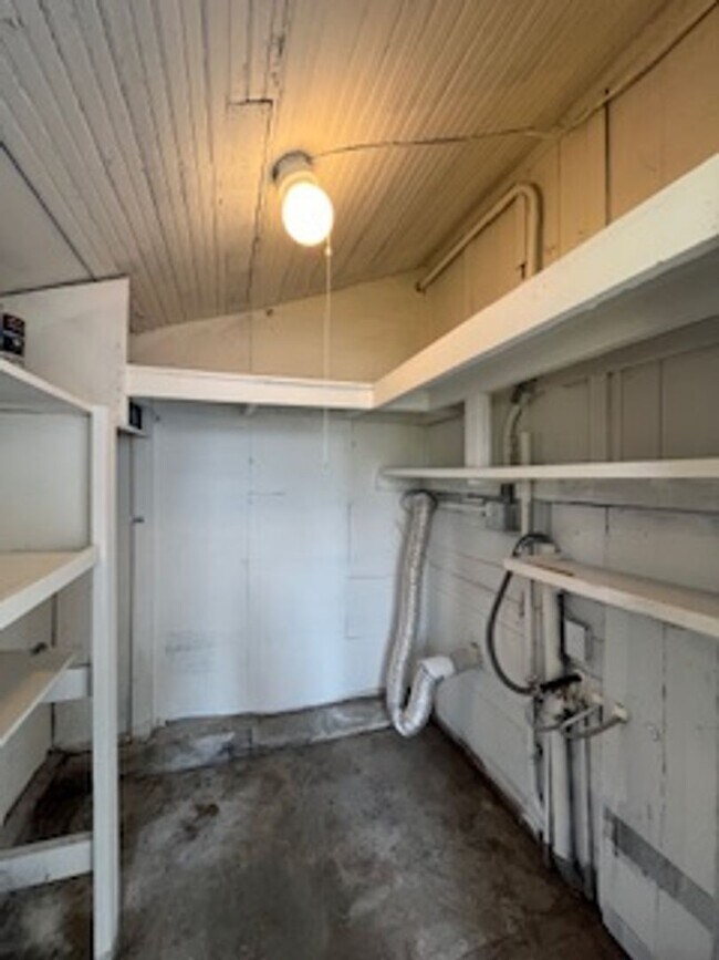 Building Photo - Elm Duplex