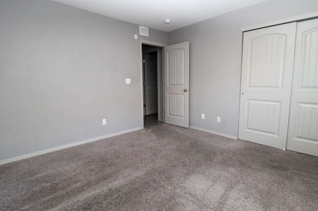 Building Photo - 12741 Tre Maximiliano Ave