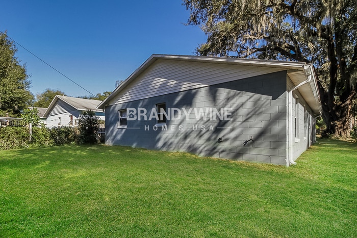 Building Photo - 1423 N Tremain St