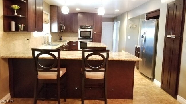 Building Photo - 7015 W El Parque Ave