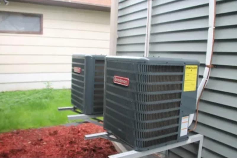 Building Photo - 84 Curtice St E