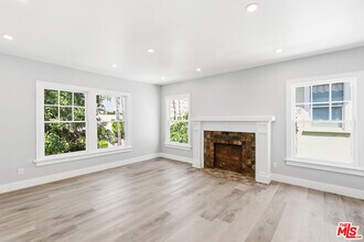Building Photo - 224 1/2 N New Hampshire Ave