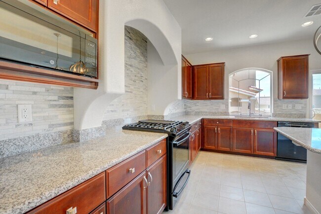 Building Photo - HUGE 3 Story, 5 Bedroom Home in the Southwest!
