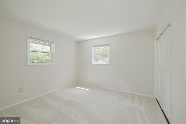 Building Photo - 5004 Eastchester Cir