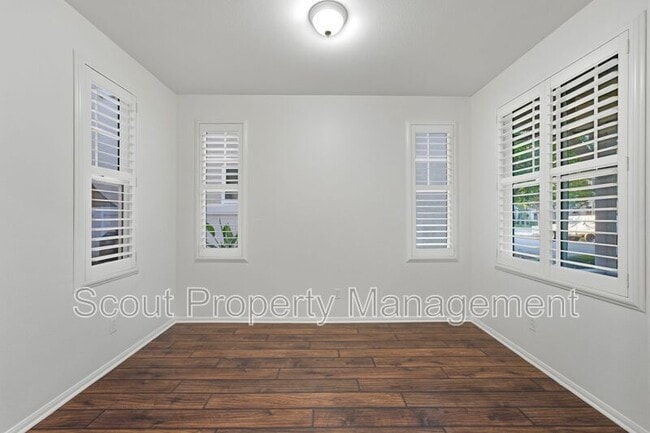 Building Photo - 40026 Somerville Ln
