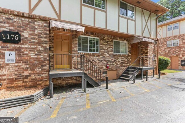 Primary Photo - 1175 Church St