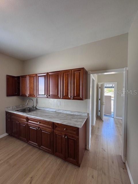 Building Photo - 1910 E Columbus Dr