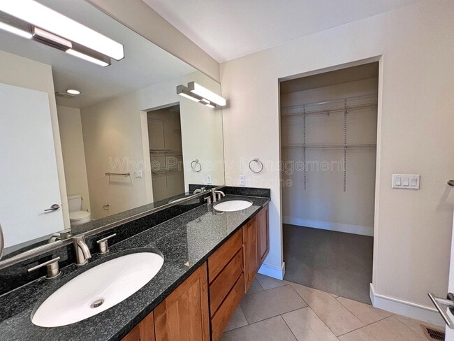 Building Photo - 2403 Bryant St