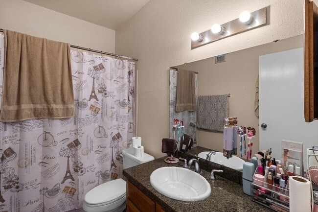 Building Photo - 6602 Harbor Town Dr