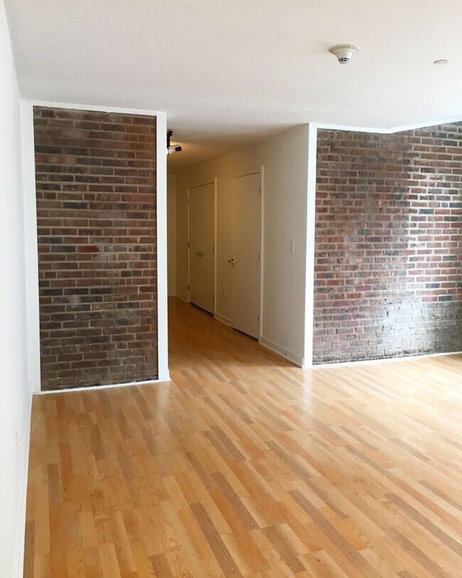 Building Photo - Loft Style 2 bedroom in East Falls