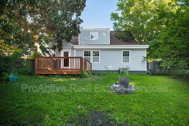 Building Photo - 1065 Lindenwood Ave