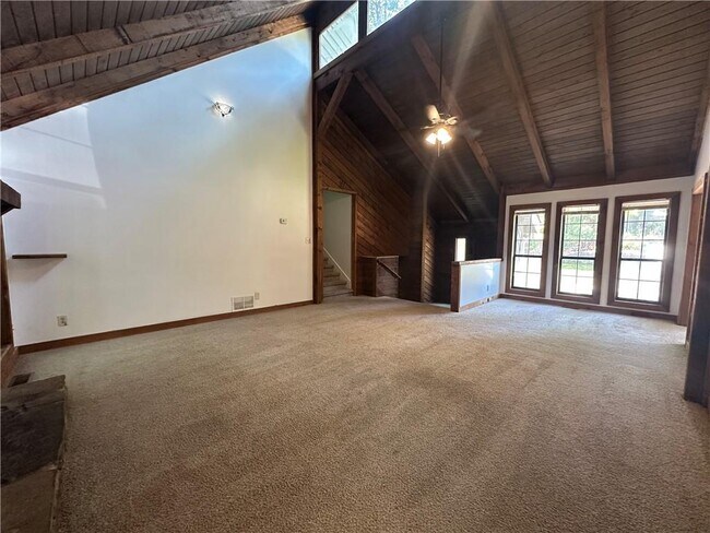 Building Photo - 330 Homestead Cir NW