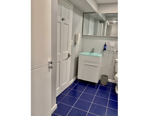 Building Photo - 726 Metropolitan Ave