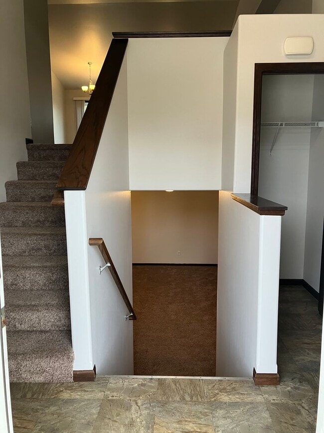 Building Photo - 3 Bed 2 Bath Twin Home