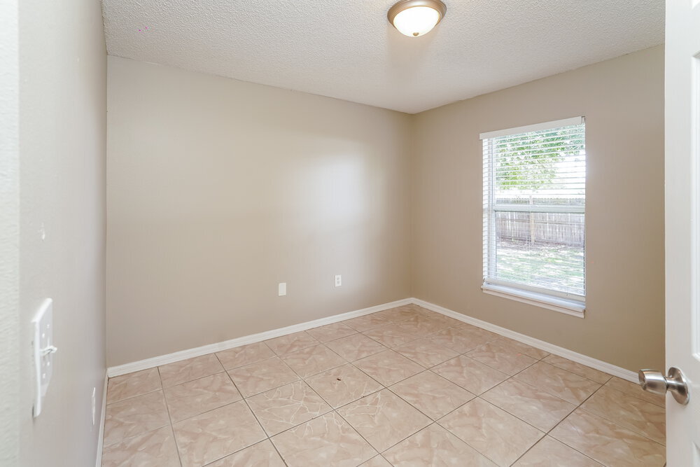Building Photo - 5 Sequoia Way