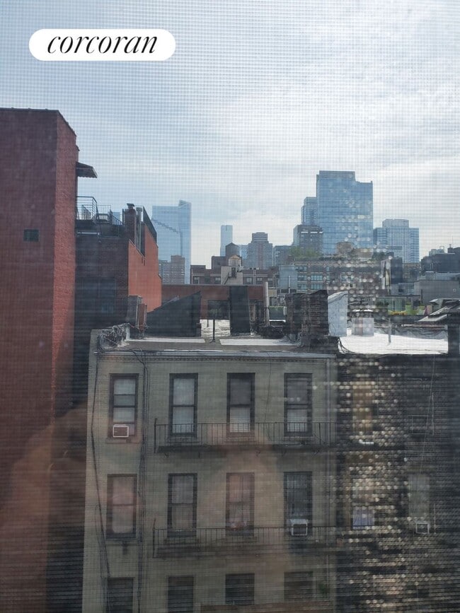 Building Photo - 538 W 50th St