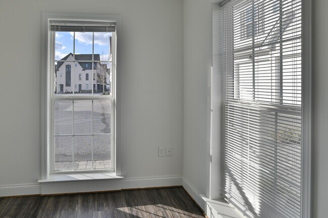 Building Photo - Beautiful Townhome in Arcona Community