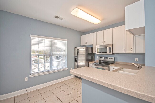 Building Photo - 1602 Basildon Rd