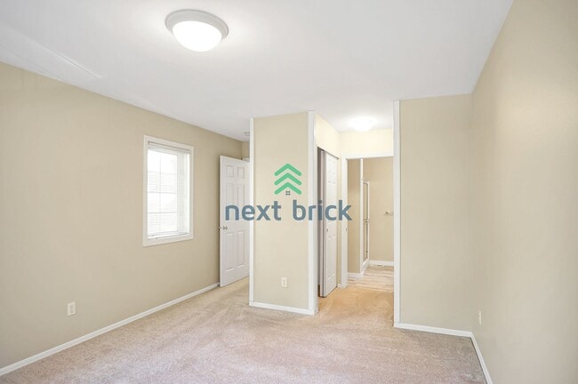 Building Photo - 3 Bed 2.5 Bath Townhome for Rent in Kirkland!
