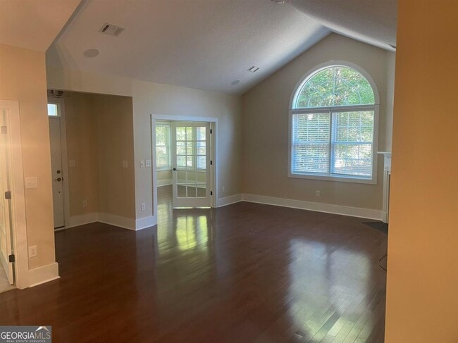 Building Photo - 142 Edgewood Ct