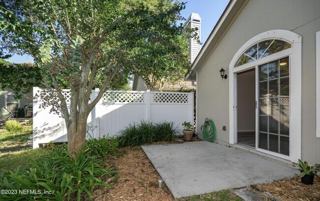 Building Photo - 126 Solano Cay Cir