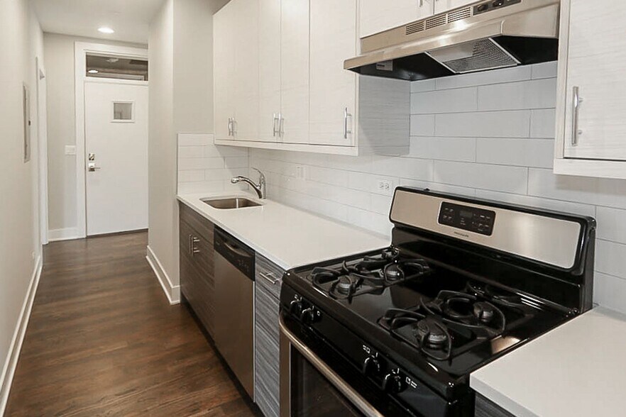 Building Photo - 3917 N Janssen Ave