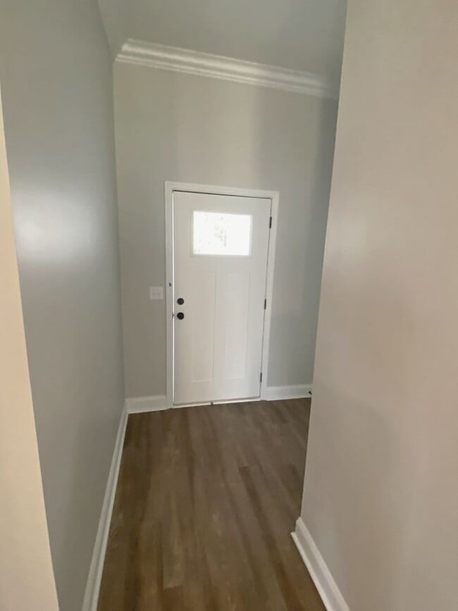 Building Photo - 3 bedrooms, 2 baths in Hahira/North Lownde...