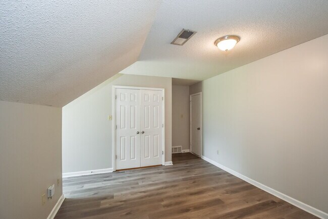 Building Photo - 1515 Cedar Mills Dr