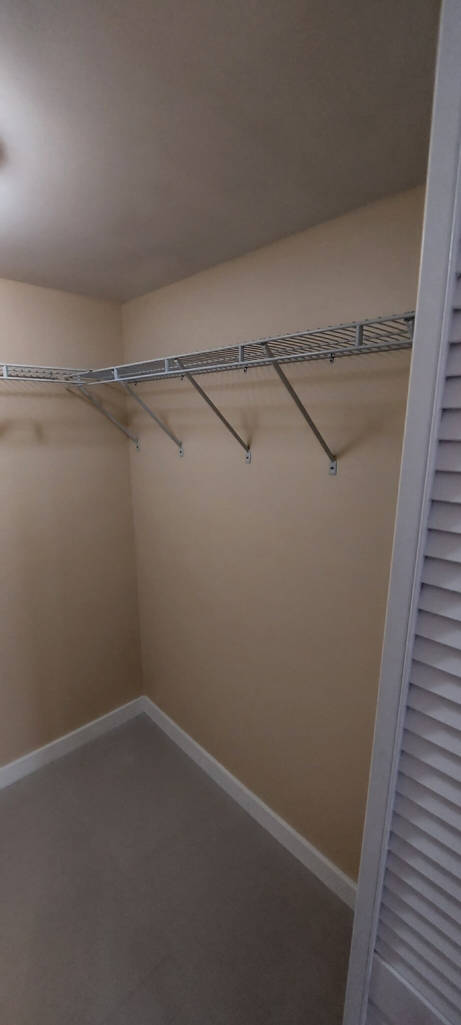 Building Photo - 7910 Colony Cir N