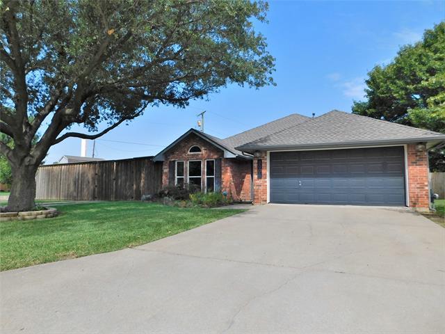 Building Photo - 2001 Oak Tree Dr