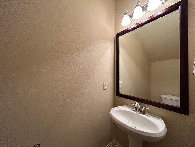 Building Photo - 5012 Lost Hills Trail